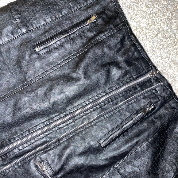 Black leather skirt - Picture 3 of 6